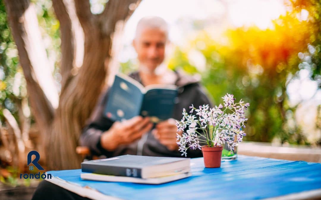 Ideas para disfrutar del verano en casa: Disfruta de una buena lectura