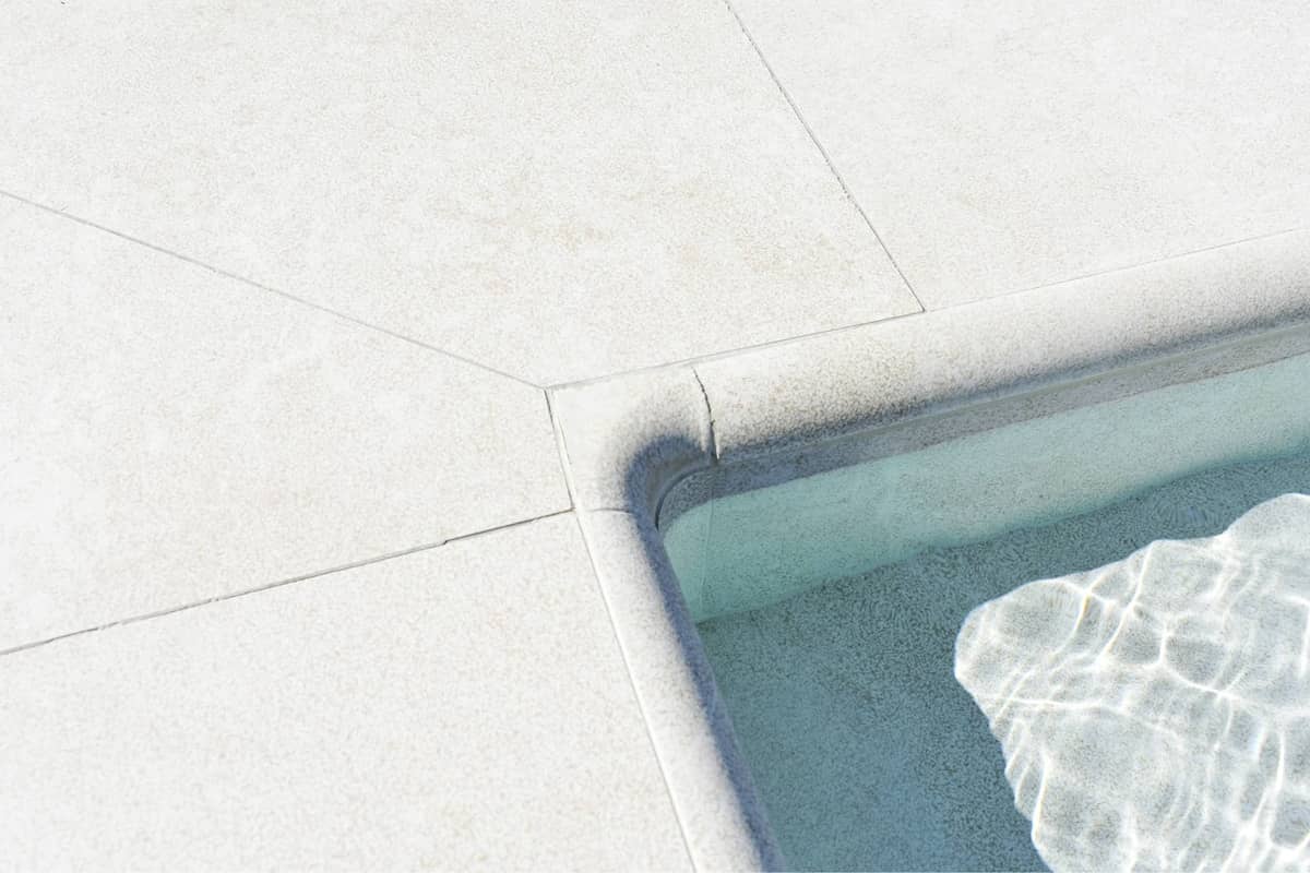 suelos para piscinas